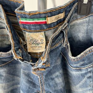Please women New never worn Vintage Glam Distressed Blue Jeans